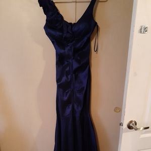 Xscape mermaid formal gown